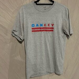 Oakley T-shirt